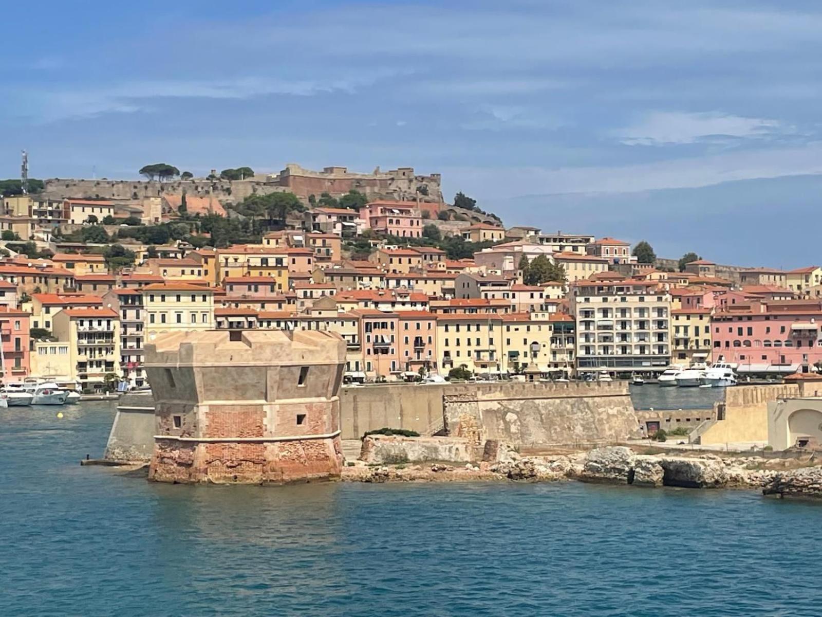 Monolocale La Darsena Apartment Portoferraio Bagian luar foto